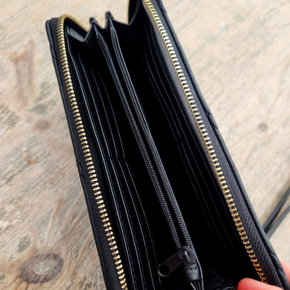 Nine West Clutch Wrist Wallet Black/Gold Womens OS - Picture 3 of 5